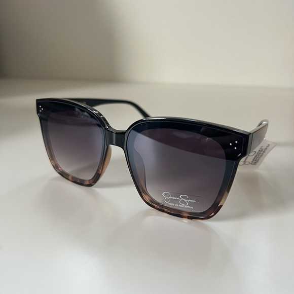 Jessica Simpson Black and Brown Tortoise Oversized Sunglasses main image 4